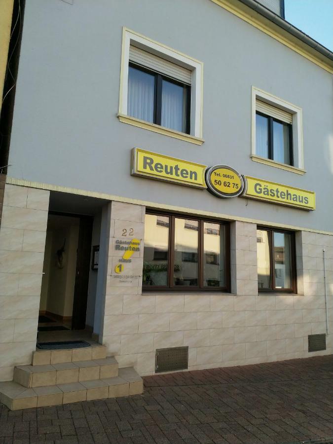 Gastehaus Reuten Bed & Breakfast Ensdorf Exterior photo